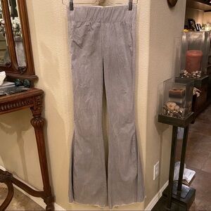 SKYLAR + MADISON Light Gray Super Flared Long Pants Size Large-Fit Small